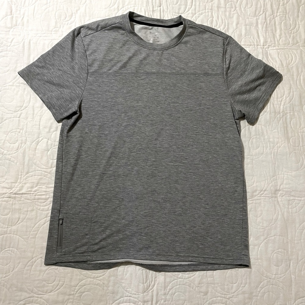 🔖Grey Active Wear Tee T-Shirt with small key pocket Size Large